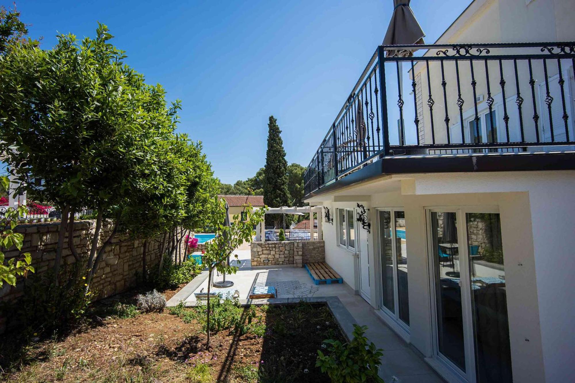 Boutique Guesthouse Sveti Petar, On The Beach, Heated Pool & Boat Berth - Adult Only Nečujam 외부 사진